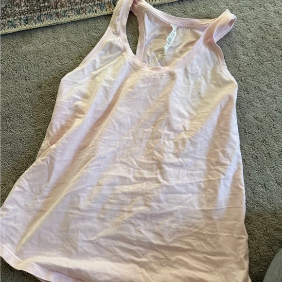 Lululemon swiftly racer back tank 2.0 in color strawberry milkshake. Size 6 - Picture 5 of 5